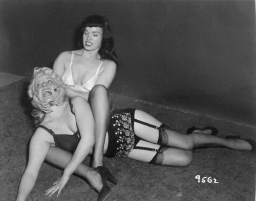 Bettie Page Nude Vintage Tumblr - Black and white old style erotic photography - We Love Good Sex